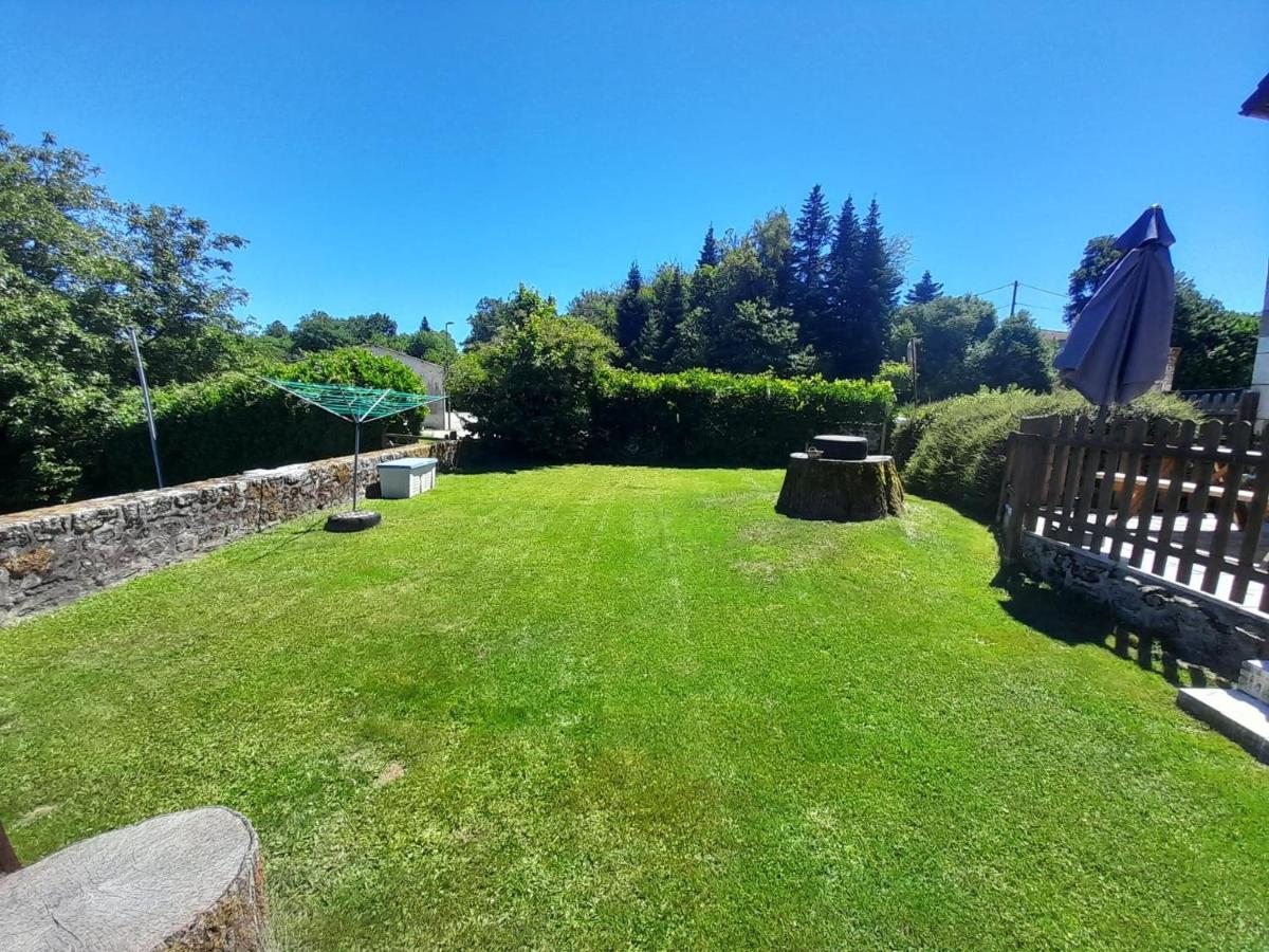 Character 2 Bed Cottage Within Walking Distance Of Bar/Restaurants Piégut-Pluviers 외부 사진
