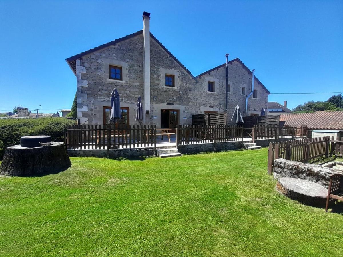 Character 2 Bed Cottage Within Walking Distance Of Bar/Restaurants Piégut-Pluviers 외부 사진